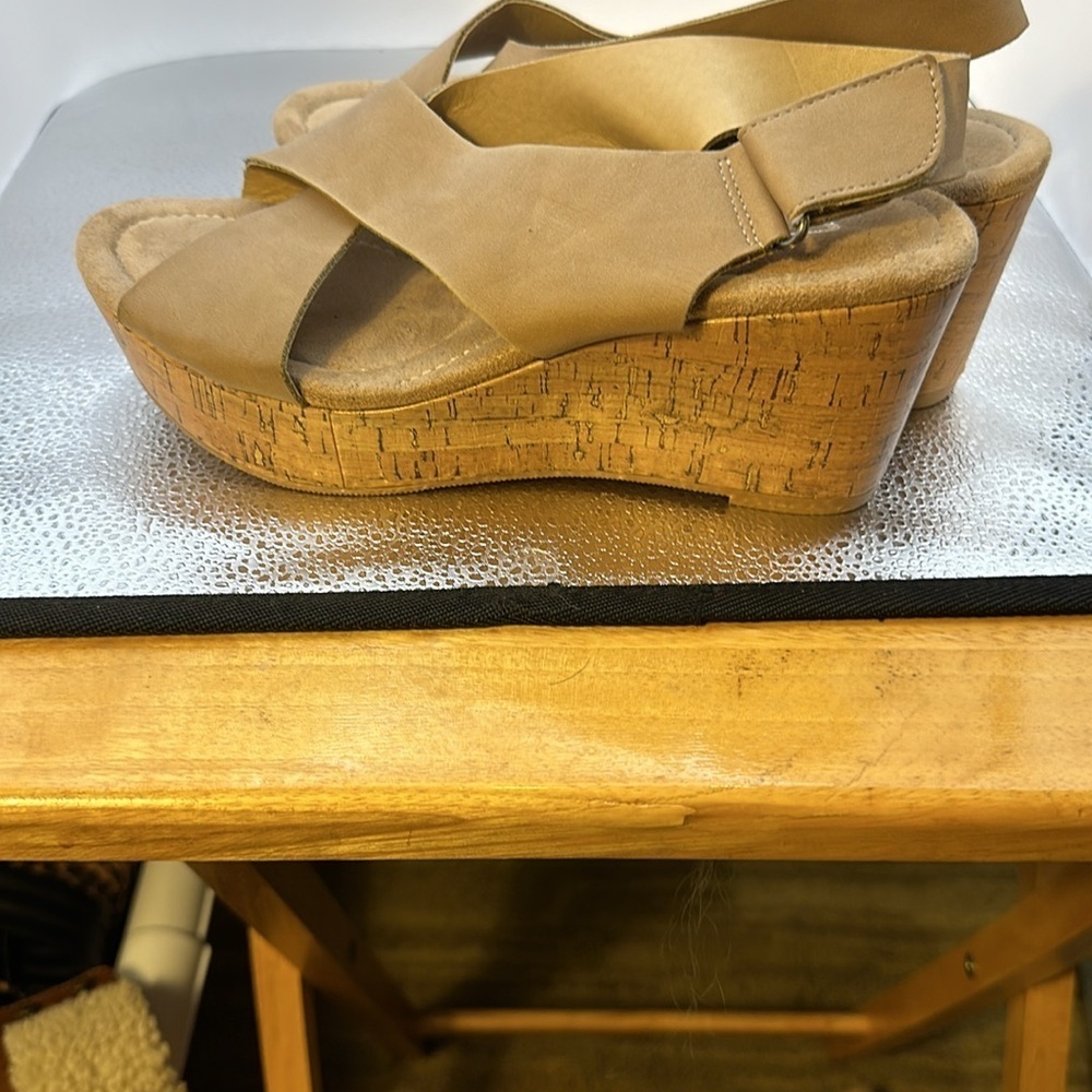 Sandals lightly use CL laundry. Size 7 medium. Wedge heel is 3 inches.​​​ - Picture 4 of 9